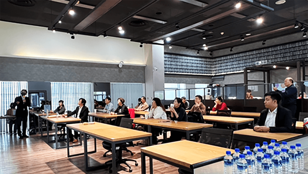 國立政大企業聯盟(公關)產學